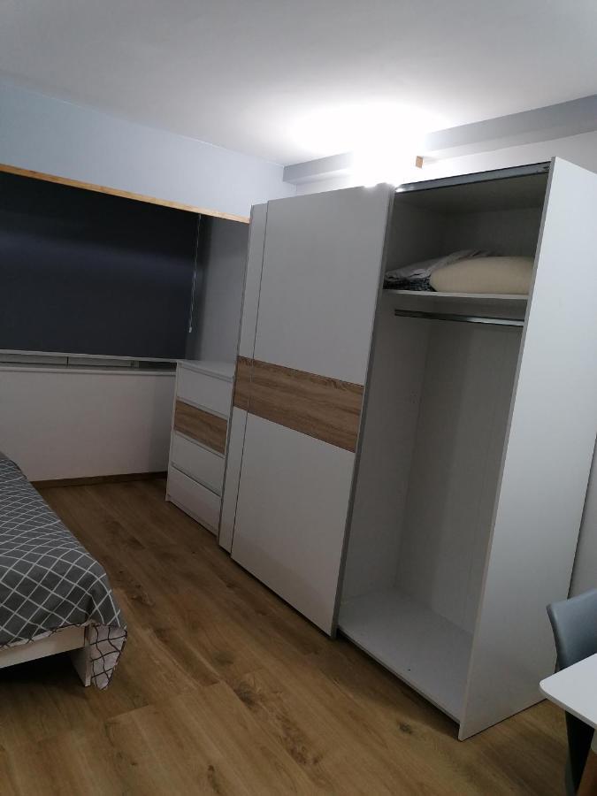 Natural Oak Studio By Emmelia Group Paphos ภายนอก รูปภาพ